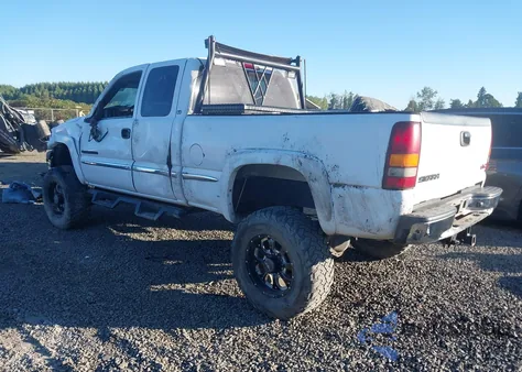 2002 GMC Sierra 2500Hd Sle z USA, uszkodzony, nr VIN 1GTHK29U32Z211500